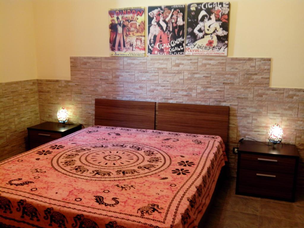 Bed&Breakfast La Casetta SantʼAlessio Siculo Rum bild
