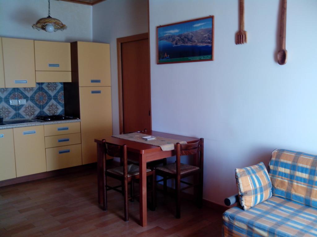 Bed&Breakfast La Casetta SantʼAlessio Siculo Exteriör bild